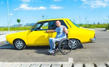 Momente speciale la competiția auto din weekend, din Ploiești. Cătălin Petroșanu concurează, trecând din scaunul cu rotile la volanul unei Dacii 1300